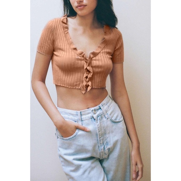 UO Rory Ruffle Shrunken Cardigan - Picture 2 of 6